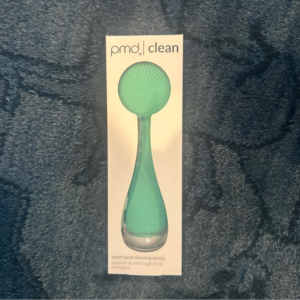 NIB PMD Clean Smart Facial Cleansing Device